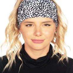 Tipsy Elves Holidays & Occasions Spotted Black And White Neck Warmer